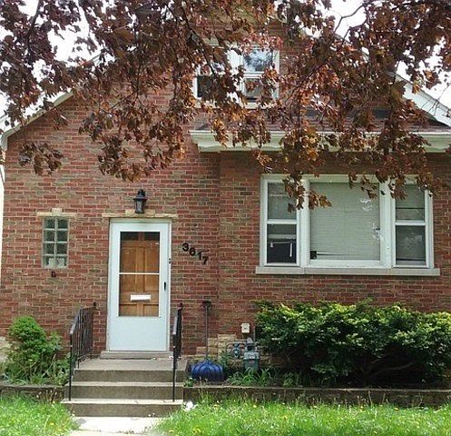 1st image of 3617 Gunderson Ave