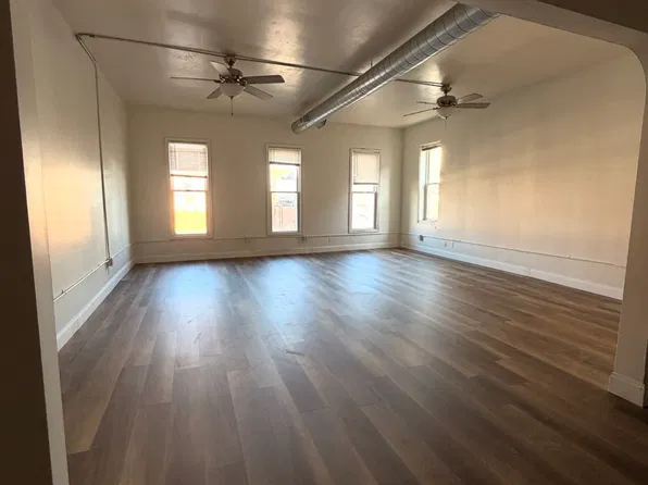 15 Washington St APT 2, Valparaiso, IN 46383