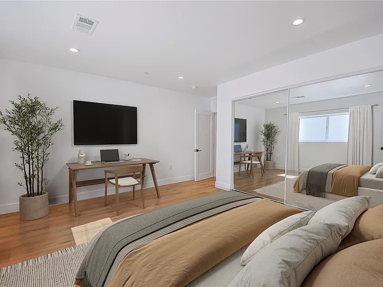 2851 S Victoria Ave #2 — Photo 6