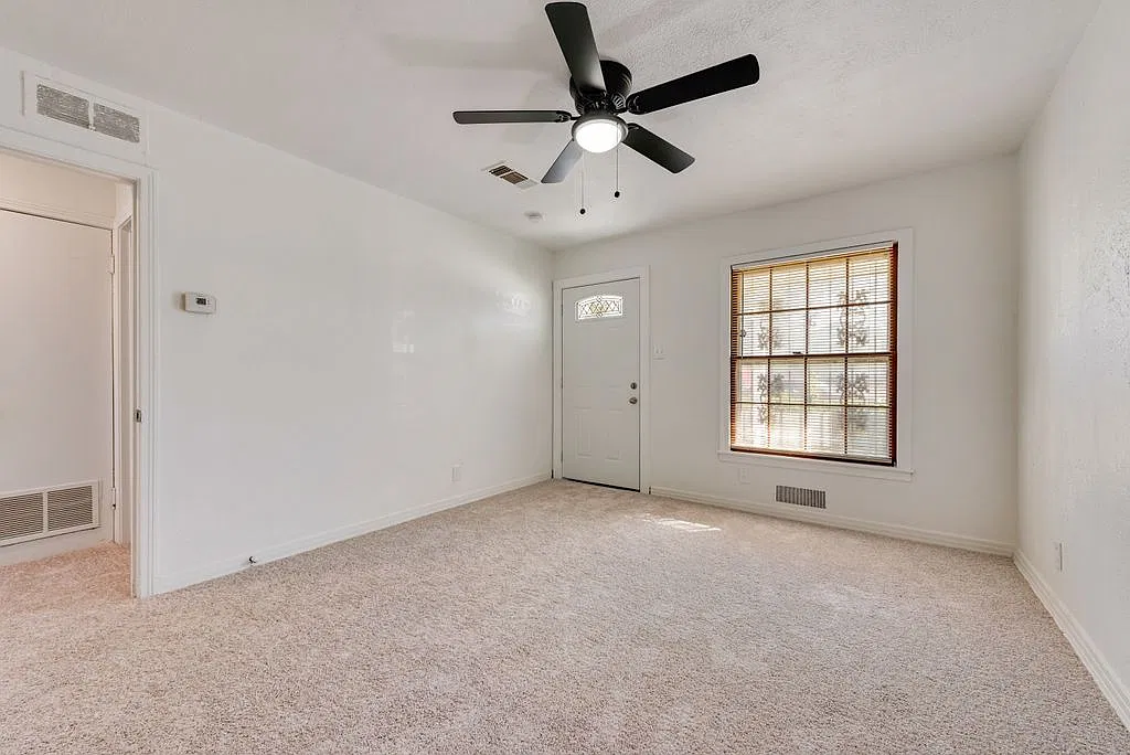 1233 Marion - 1 — Photo 2