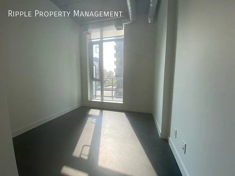 624 8th Ave SE #402 — Photo 10