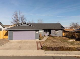 1022 SW Kenwood Dr, Madras, OR 97741