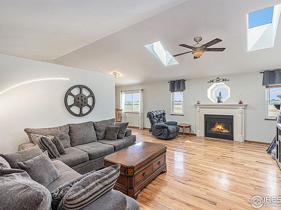 4th image of 873 N Greeley Ave