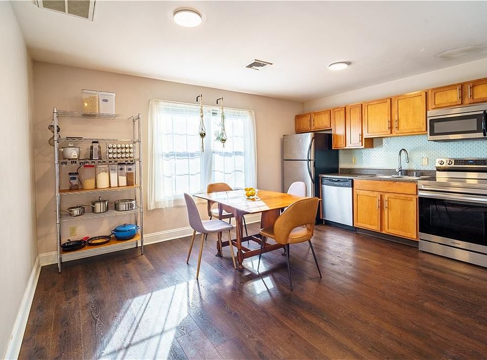 1st image of 102 Dixon St #8