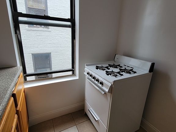 3rd image of 21-15 27th St #4