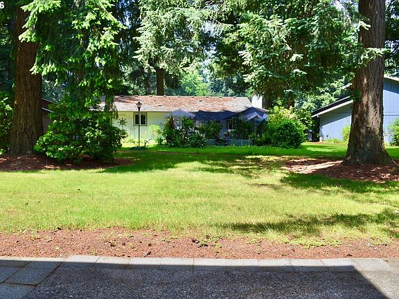 5th image of 614 NE 132nd Ave