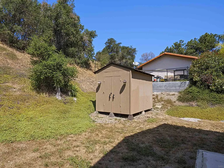 885 Eldorado Dr — Photo 43