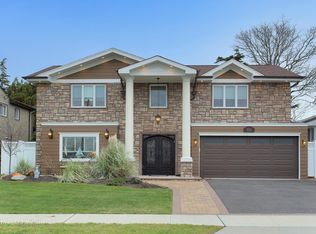 3151 Hewlett Ave, Merrick, NY 11566