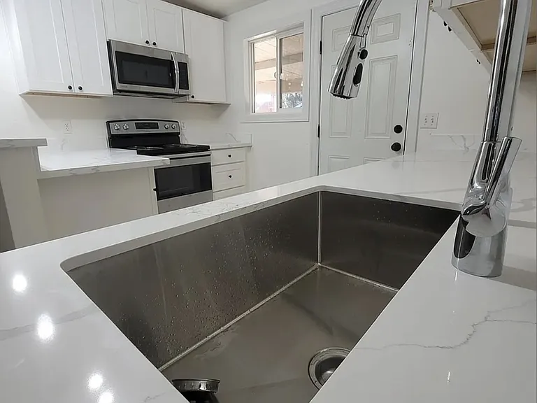 To 203 Edwards St SW — Photo 3