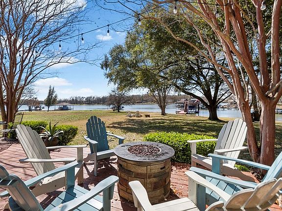 3rd image of 542 Arrowwood Beach