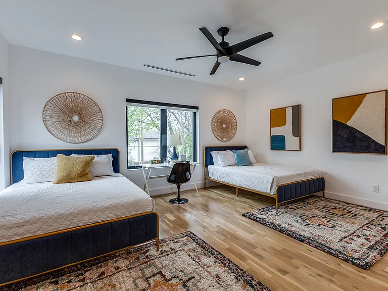 6023 Richmond Ave — Photo 39