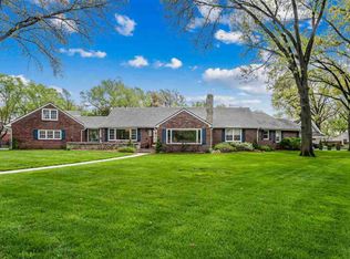 18 E Willow Brook Rd, Wichita, KS 67207