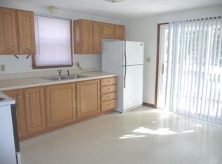 94 N High St APT 4, Derry, NH 03038