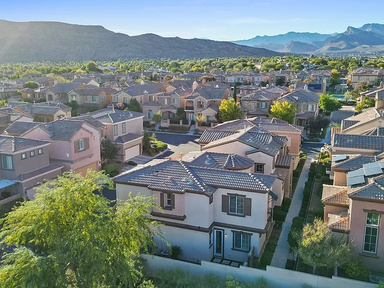 2334 Malaga Peak St — Photo 90