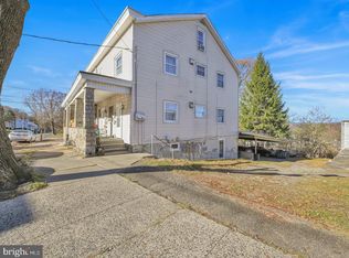 2044 Mahantongo St, Pottsville, PA 17901