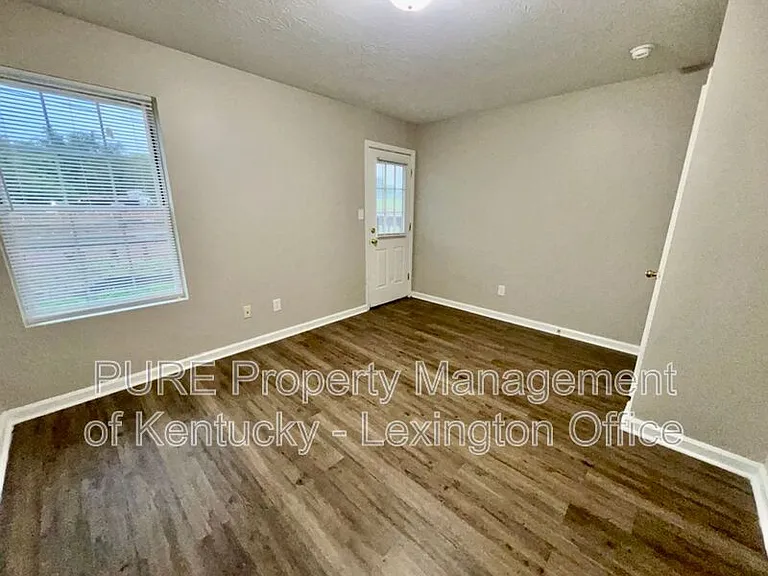 276 Grinder Ct — Photo 17