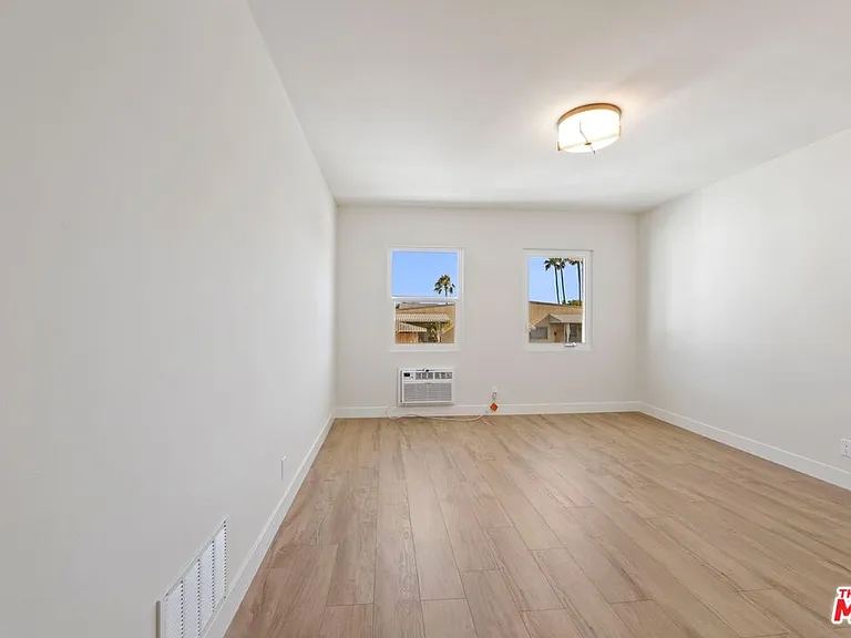 1250 S Crescent Hts #2 — Photo 7