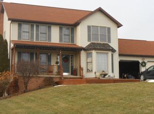 2005 Nices Hollow Rd, Jersey Shore, PA 17740