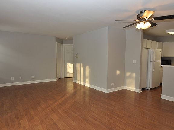 4th image of 258 W Hamilton Dr #141