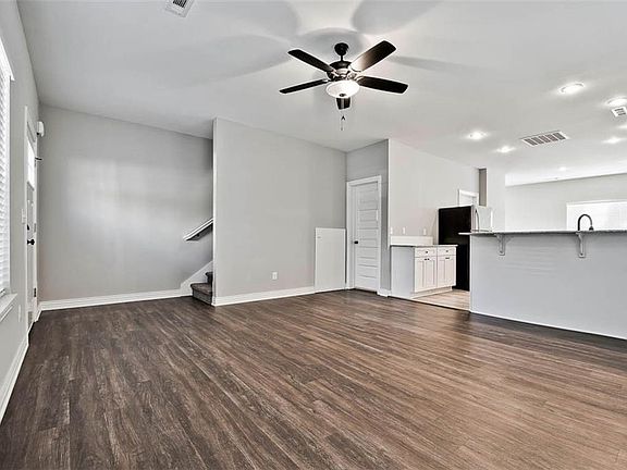 4th image of 762 S Curtis Ave