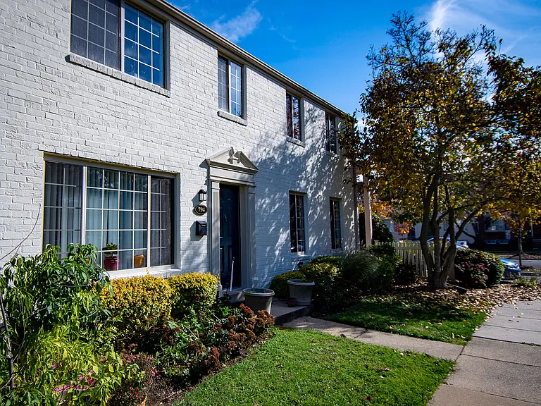 Brookville Townhomes Exterior 41
