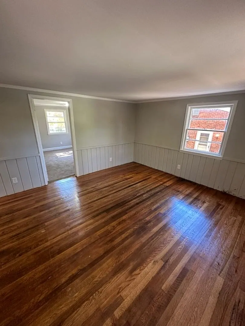 820 W. Eighth Street — Photo 2