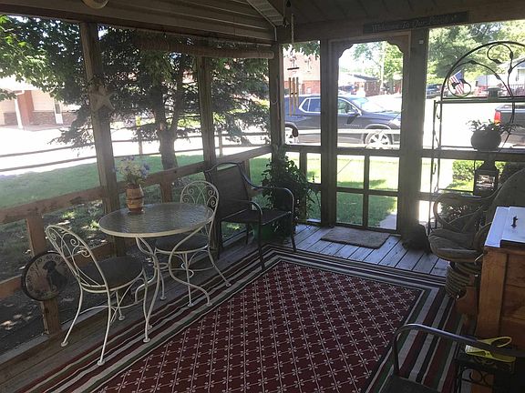 4th image of 1818 College Ave