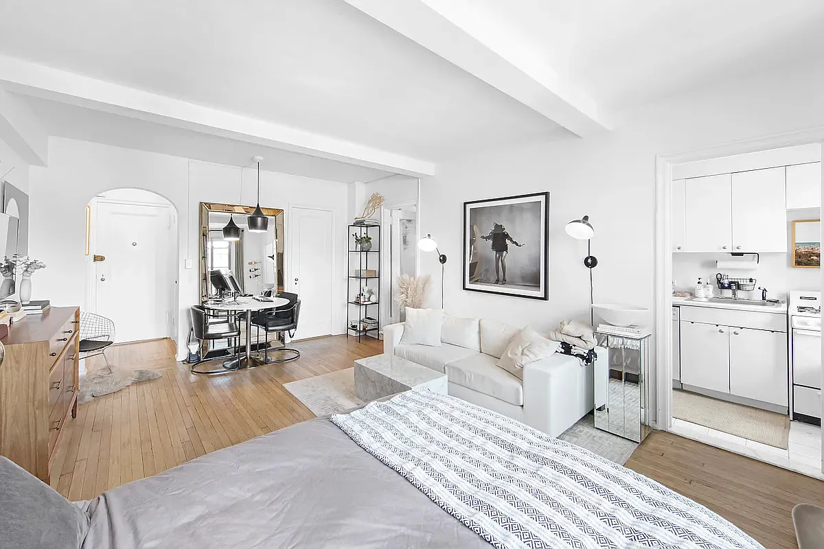 299 West 12th Street — Photo 4
