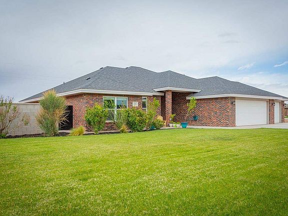 2nd image of 1214 Leslie Ln
