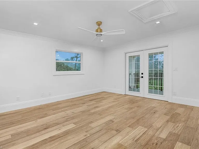 6155 Standing Oaks Ln — Photo 18
