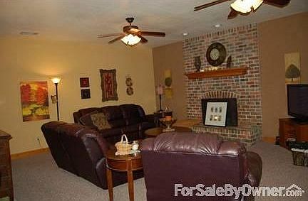 5th image of 9273 Lynne Cir