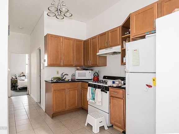 2nd image of 231 W 120th St APT 2