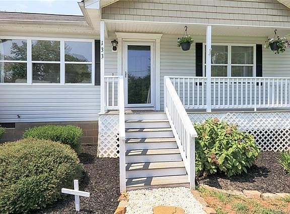 3rd image of 133 Potts Grant Ln