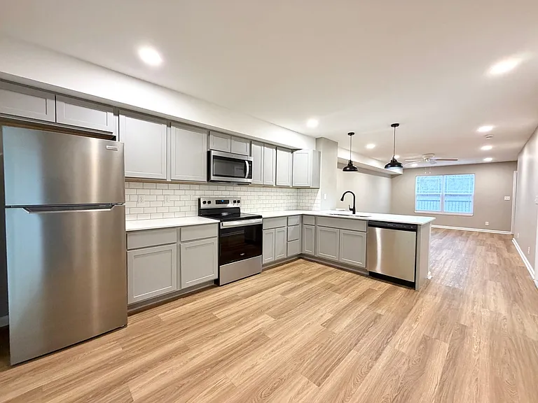 511 Glenstone Springs Dr — Photo 12