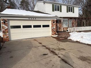 6099 Brookwood Dr, Burton, MI 48509