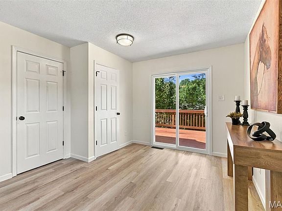 5th image of 1704 Lewis Ln