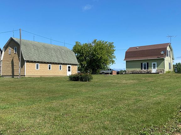 3rd image of 8998 Pine Ln