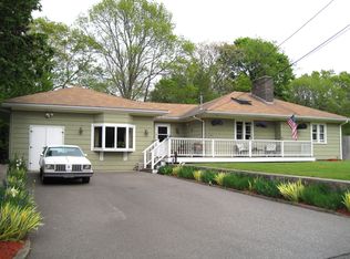 902 Crandall Rd, Tiverton, RI 02878