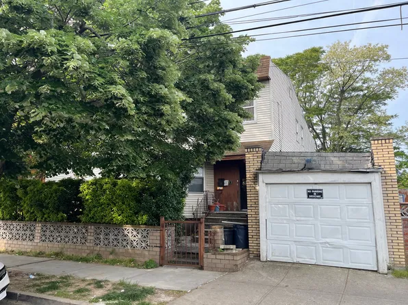 1014 E 96th St, Brooklyn, NY 11236