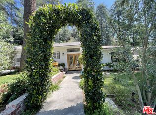 5320 Palm Dr, La Canada Flintridge, CA 91011