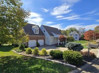 8 Merrywood Ln, Vienna, WV 26105