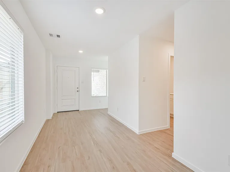 18562 Cepagatti Dr — Photo 4