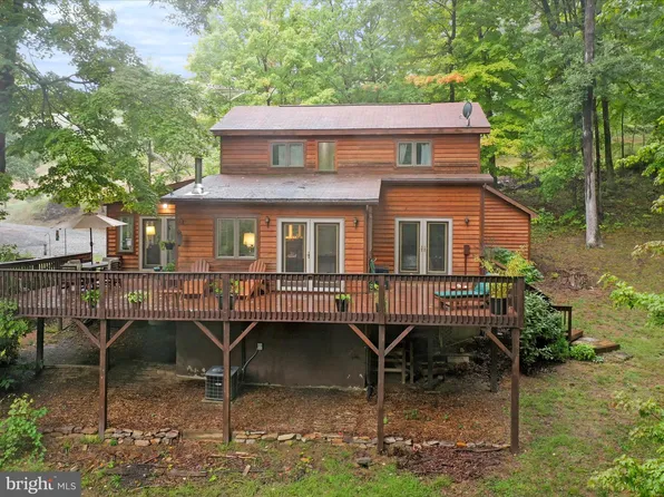 358 Salmon Ln, Berkeley Springs, WV 25411