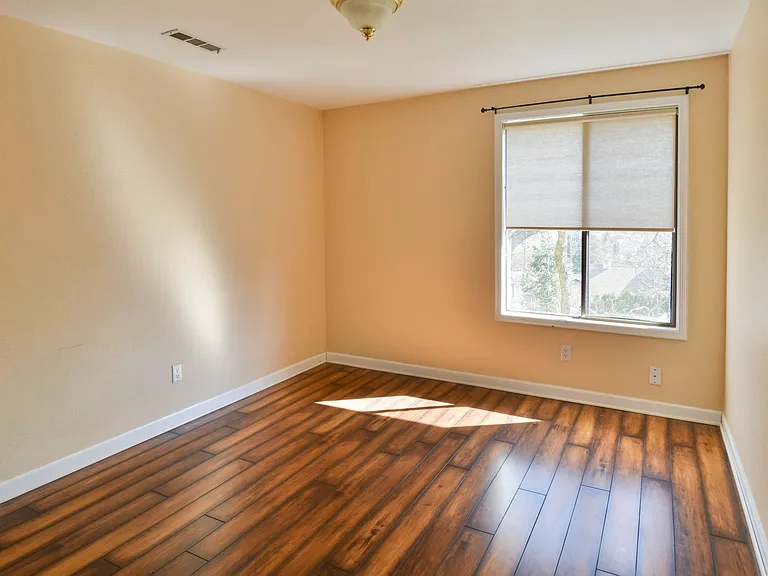 1043 Tamara Cir — Photo 11