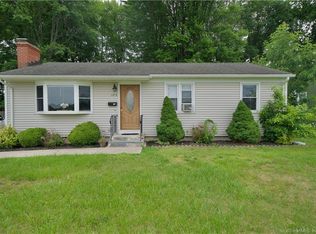 135 Beechwood Rd, West Hartford, CT 06107