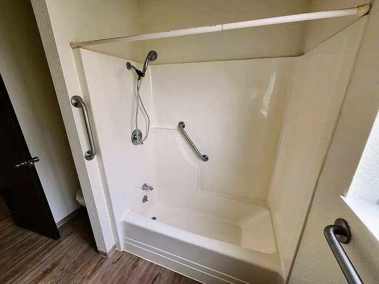 2255 Arbutus St — Photo 10