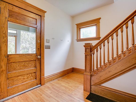 3rd image of 3419 Harriet Ave