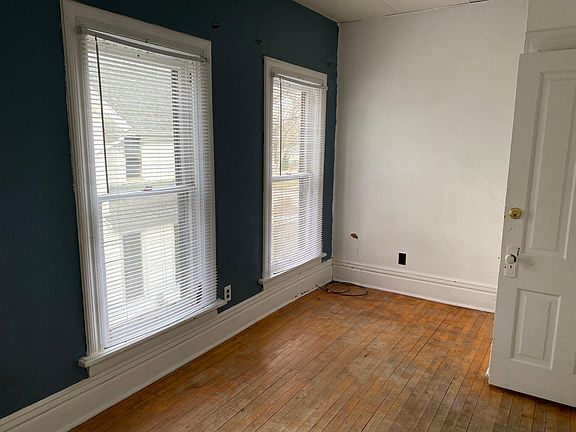 2nd image of 403 W Wabasha St #3