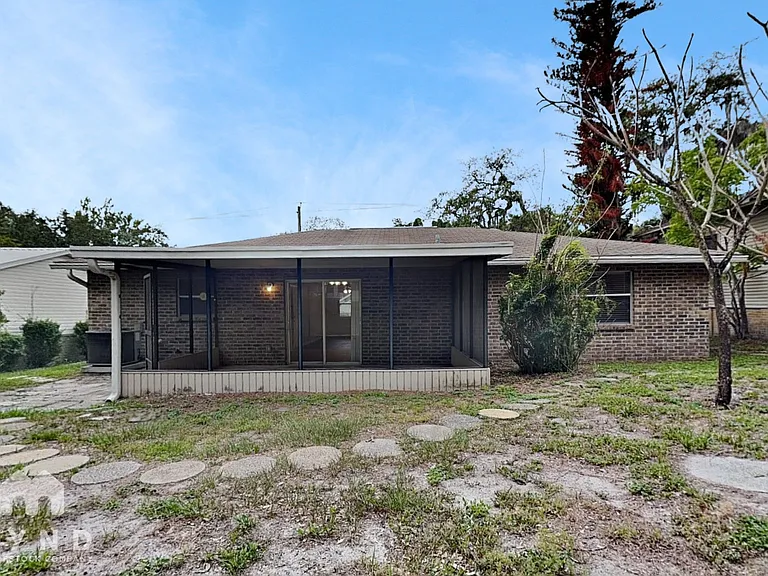 132 E Poinsettia St — Photo 17