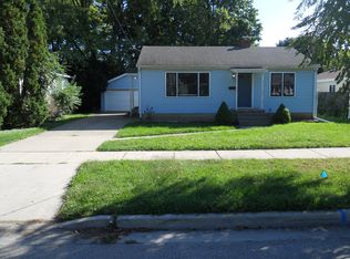 407 Adams St, Elgin, IL 60123